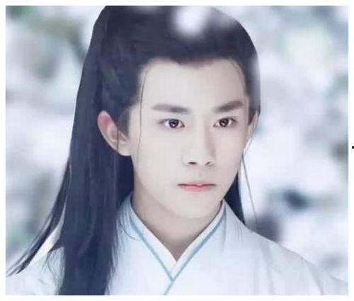 易烊千玺古装照片,演绎古典韵味