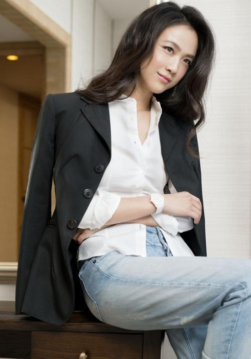 汤唯生活照全身,优雅与自然的完美融合